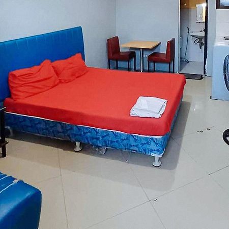 Reddoorz At V-Cat Apartelle Sampaloc Маніла Екстер'єр фото