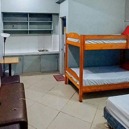 Reddoorz At V-Cat Apartelle Sampaloc Маніла Екстер'єр фото