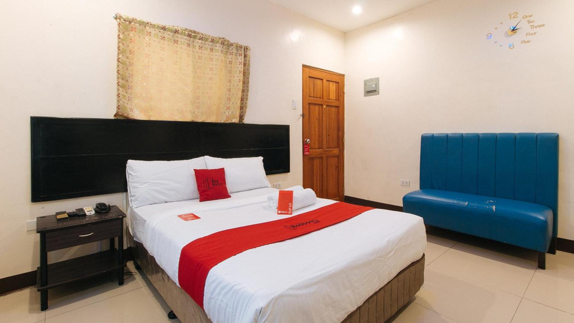 Reddoorz At V-Cat Apartelle Sampaloc Маніла Екстер'єр фото