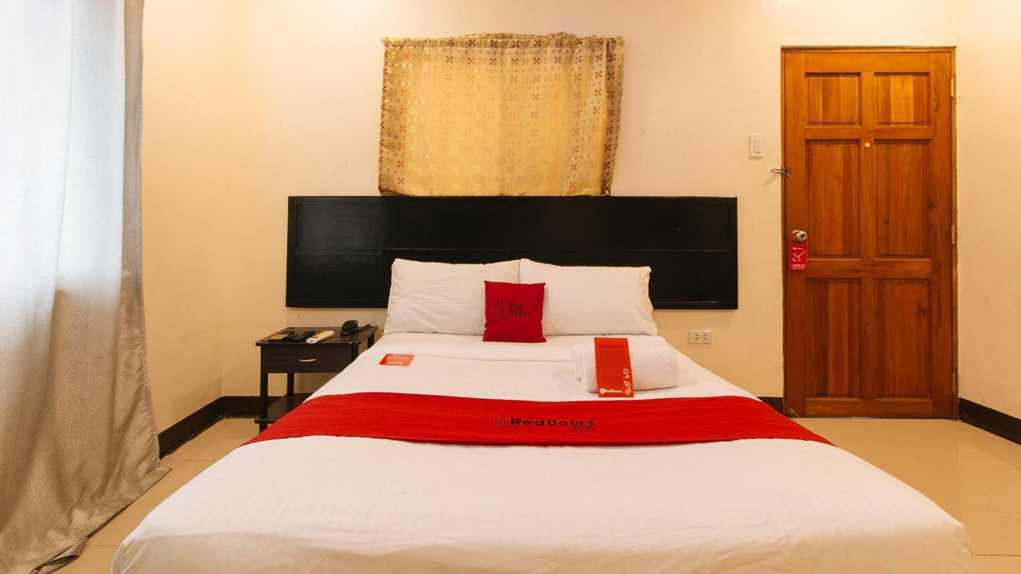 Reddoorz At V-Cat Apartelle Sampaloc Маніла Екстер'єр фото