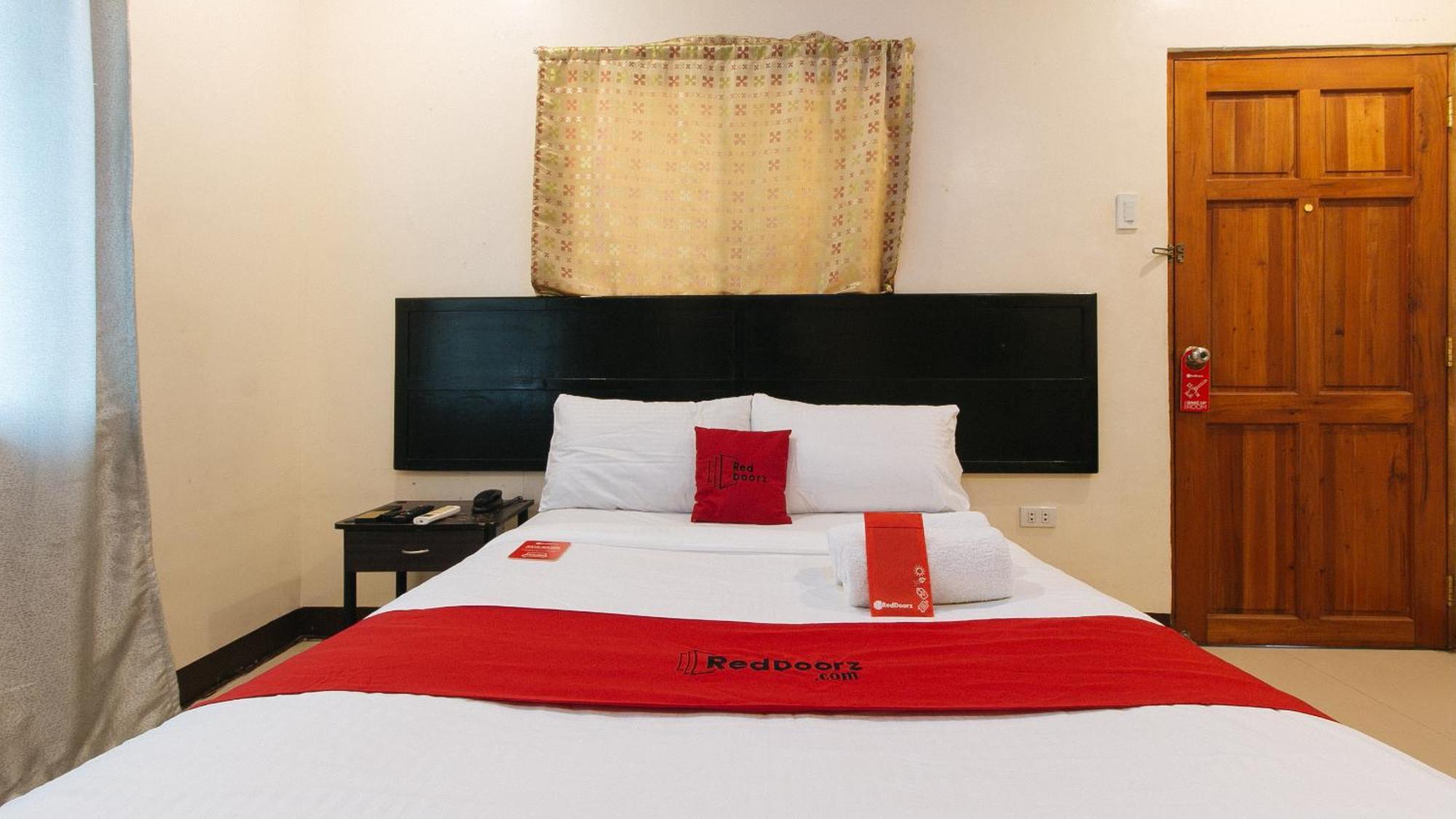 Reddoorz At V-Cat Apartelle Sampaloc Маніла Екстер'єр фото