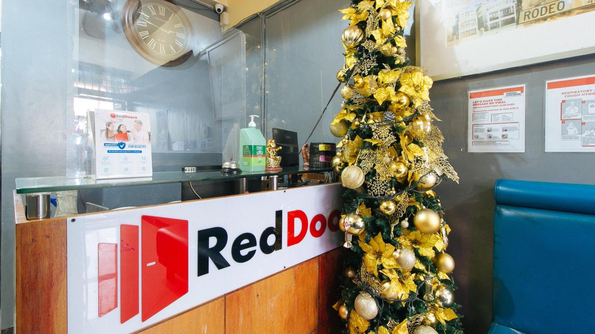Reddoorz At V-Cat Apartelle Sampaloc Маніла Екстер'єр фото