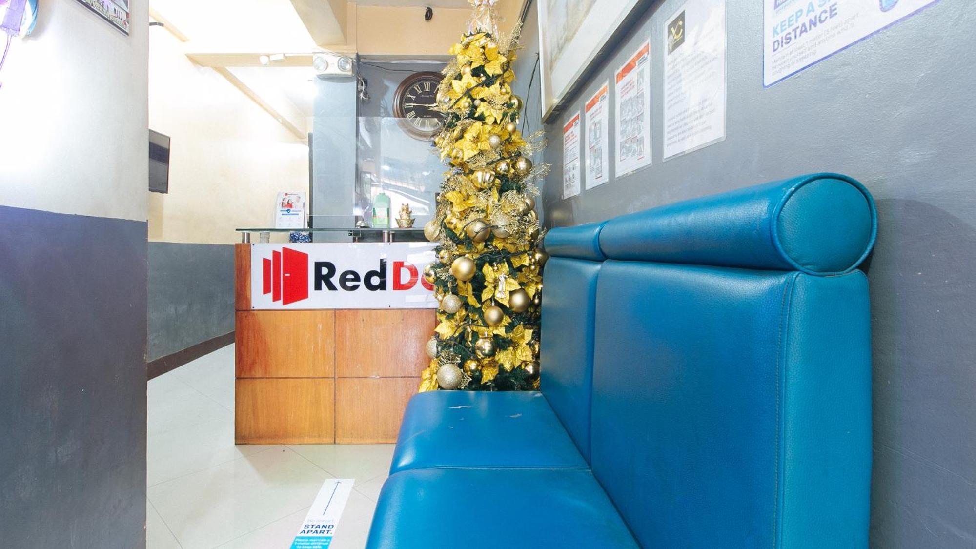 Reddoorz At V-Cat Apartelle Sampaloc Маніла Екстер'єр фото