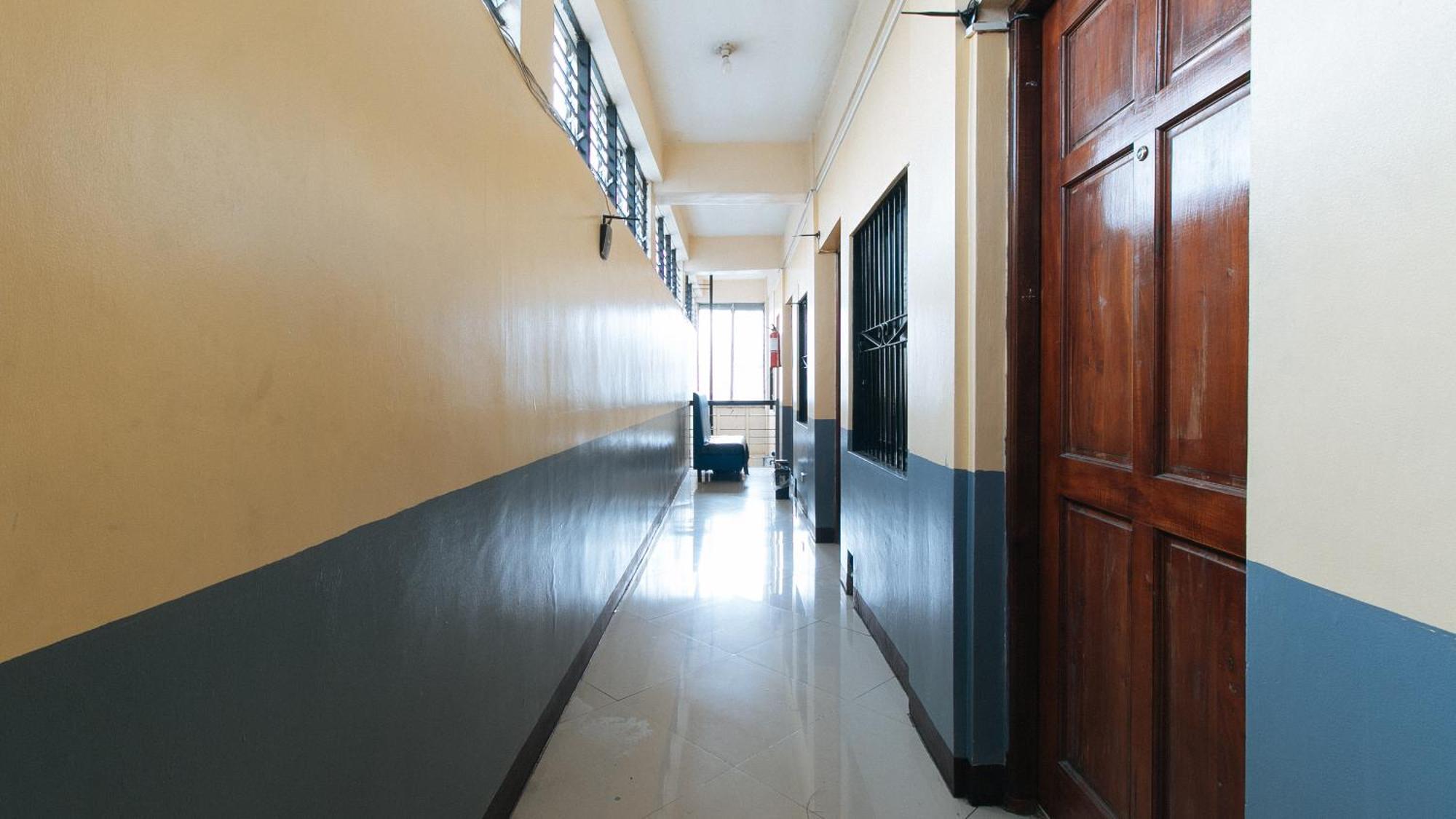 Reddoorz At V-Cat Apartelle Sampaloc Маніла Екстер'єр фото