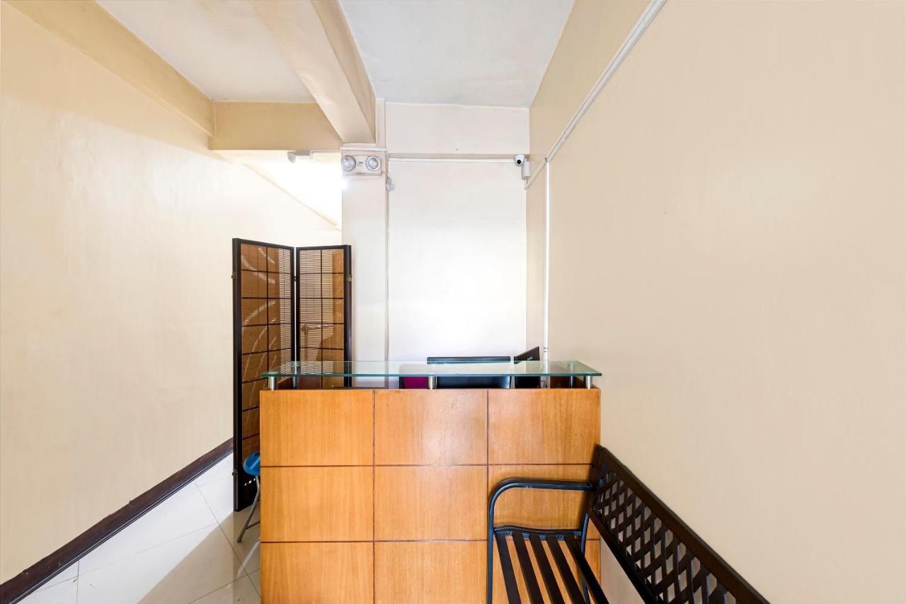 Reddoorz At V-Cat Apartelle Sampaloc Маніла Екстер'єр фото